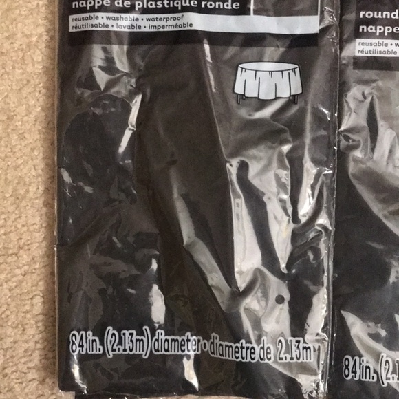 Birthday Decorations - Table Cloths & Balloons - Picture 9 of 9